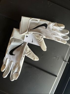 Nike batting gloves medium NWT